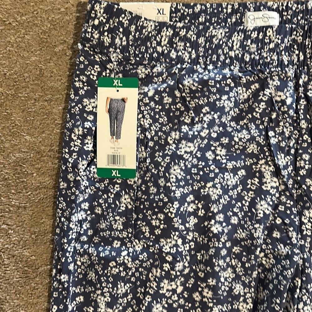 Jessica Simpson Ladies' Pull-On Pant - Picture 7 of 7